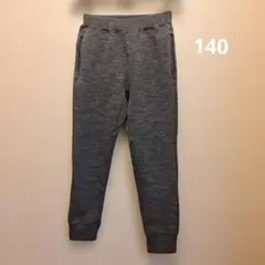 UNIQLO グレー スウェットパンツ 140