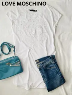 最安値✨LOVE MOSCHINO Tシャツワンピース　ハート刺繍ラブモスキーノのサムネイル