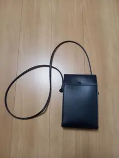 ユニクロ レザータッチミニツールショルダーバッグ