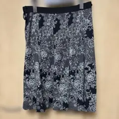 フレアスカート 黒白花柄 ひざ丈 67-93