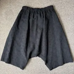 PLEATS PLEASE 横段プリーツ 変形 立体 サルエルパンツ 黒 3 - メルカリ