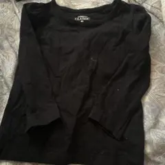 黒の長袖Tシャツ