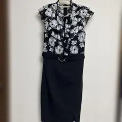 DAZZY 黒と白の花柄フリルタイトドレス