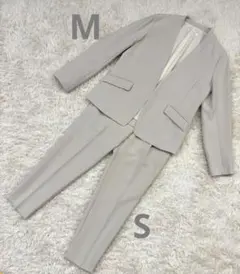 美品THESHOPTK ノーカラーセットアップスーツ　ベージュ　セレモニー