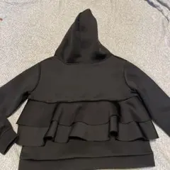 Kari バックフリルパーカー　ポンチ