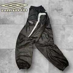00s UMBRO ナイロンパンツ バギー ブラック M 刺繍ロゴ アンブロ 黒