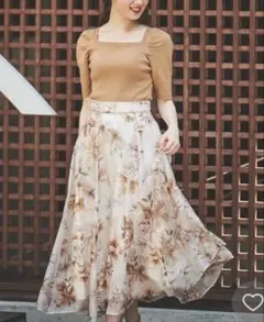 Noela★フラワーシャワープリントフレアスカート 花柄 ★美品