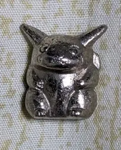 超買得　ポケモン　メタルコレクション　　　　　　　　　　　ピカチュウ　シルバー色のサムネイル