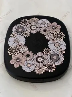 【新品未使用】スキンシャドウ デザイニング パレット クリスマスコフレ2025