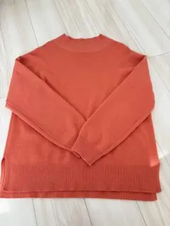 オレンジ ニット ハイネック 長袖