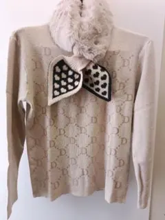 Dロゴパターン ベージュニット 長袖ストール込み