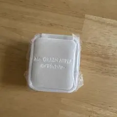 ミセス　ホワイトラウンジ　ピンズ & 宝石箱