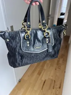 Coach ブラック ショルダーバッグ