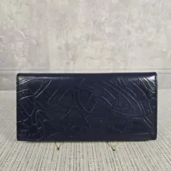 ヴィヴィアンウエストウッド　二つ折り財布　長財布　オーブ　エンボス　フラップ