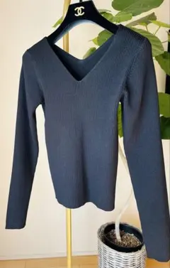 rienda フロントバックVネック ニット　ブラック