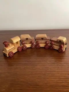 木のおもちゃ　木製　玩具　汽車