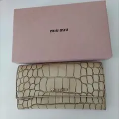 miumiu 長財布 箱付きのサムネイル