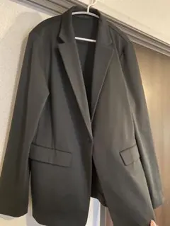 ユニクロ　ブラック テーラードジャケット
