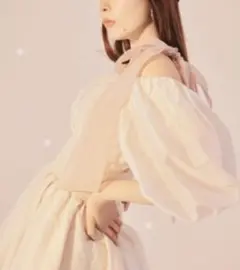 ☆極美品☆SNIDEL スナイデル ウエストシャーリングリボンブラウスのサムネイル