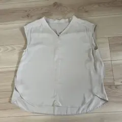 ノースリーブ Vネック シャツ