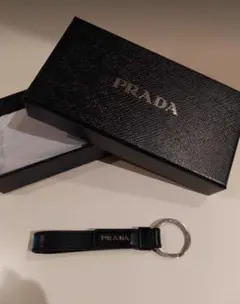 プラダ キーホルダー キーリング ストラップ シルバー金具 レザー