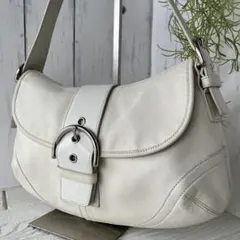 ♡コーチ　ソーホー レザーフラップ ホーボー ショルダーバッグ 白