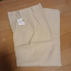 ベージュ スラックス M サイズ