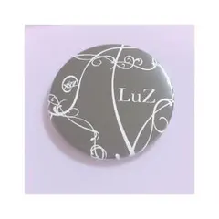 ➼ luz 缶バッチ