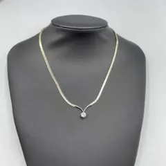 24ヴィンテージ シンプルV字型ネックレス ダイヤモンド風