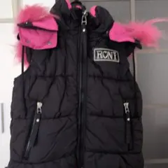 【クリスマスセール】RONI　ブラック/ピンク中綿ベスト　サイズM