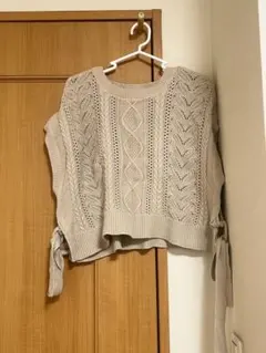 ベージュ ニットベスト INGNI