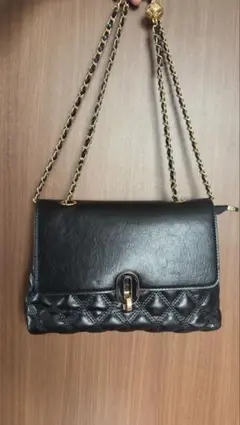 ブラックレザーショルダーバッグ