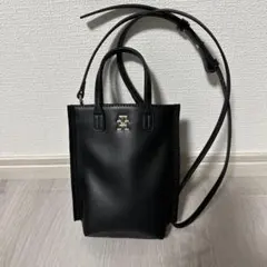 Tommy Hilfiger スマホショルダーバッグ ブラックのサムネイル