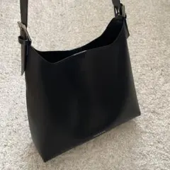 CHARLES & KEITH トートバッグ ポーチ付き ブラック　通勤バックのサムネイル