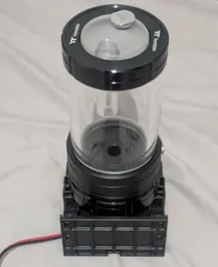 Thermaltake リザーバー・ポンプ付き