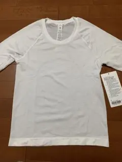 Swiftly Tech 長袖シャツ 2.0 ウエスト丈　ルルレモン　ホワイト