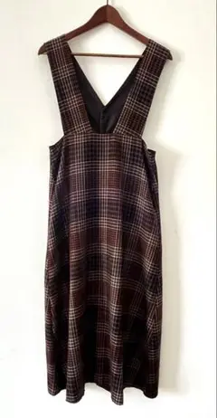 チェックのジャンバースカート　L