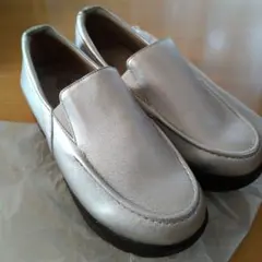シルバー スリッポン 合成皮革 約3cmヒール