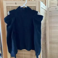 オフショルダー 黒 ニットセーター 長袖