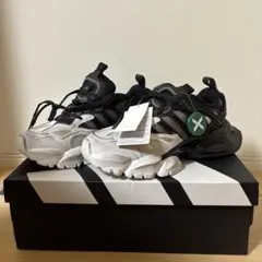 新品 adidas XLG Runner Deluxe スニーカー