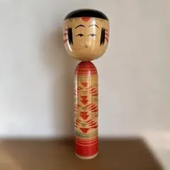 ま*ろ様 手描きの赤いこけし