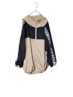 レディースフード付きリバーシブルナイロンパーカーサイズL ベージュ&ブラック