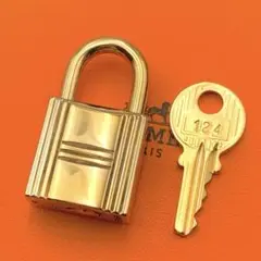 ！極美品！　HERMES カデナ　ゴールド　2004 限定 HERMES(エルメス) 2004年限定 Heart cadena charm ハート 鍵
