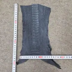 オーストレッグ本革！1枚端切れ！黒ホワイトスノー色！すいてあります！送料無料！