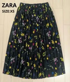 ZARA ザラ 花柄 ブラック プリーツスカートのサムネイル