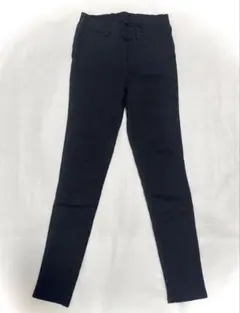 ブラック スキニーパンツ