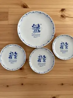ディズニー　お皿　プレート　4枚セット