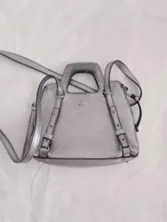ZARAメタリックシルバー ショルダーバッグ
