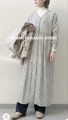 URBAN RESEARCH DOORS◆ フラワープリントパイピングワンピース