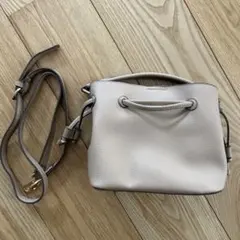 ベージュ ハンドバッグ 取り外し可能ストラップ